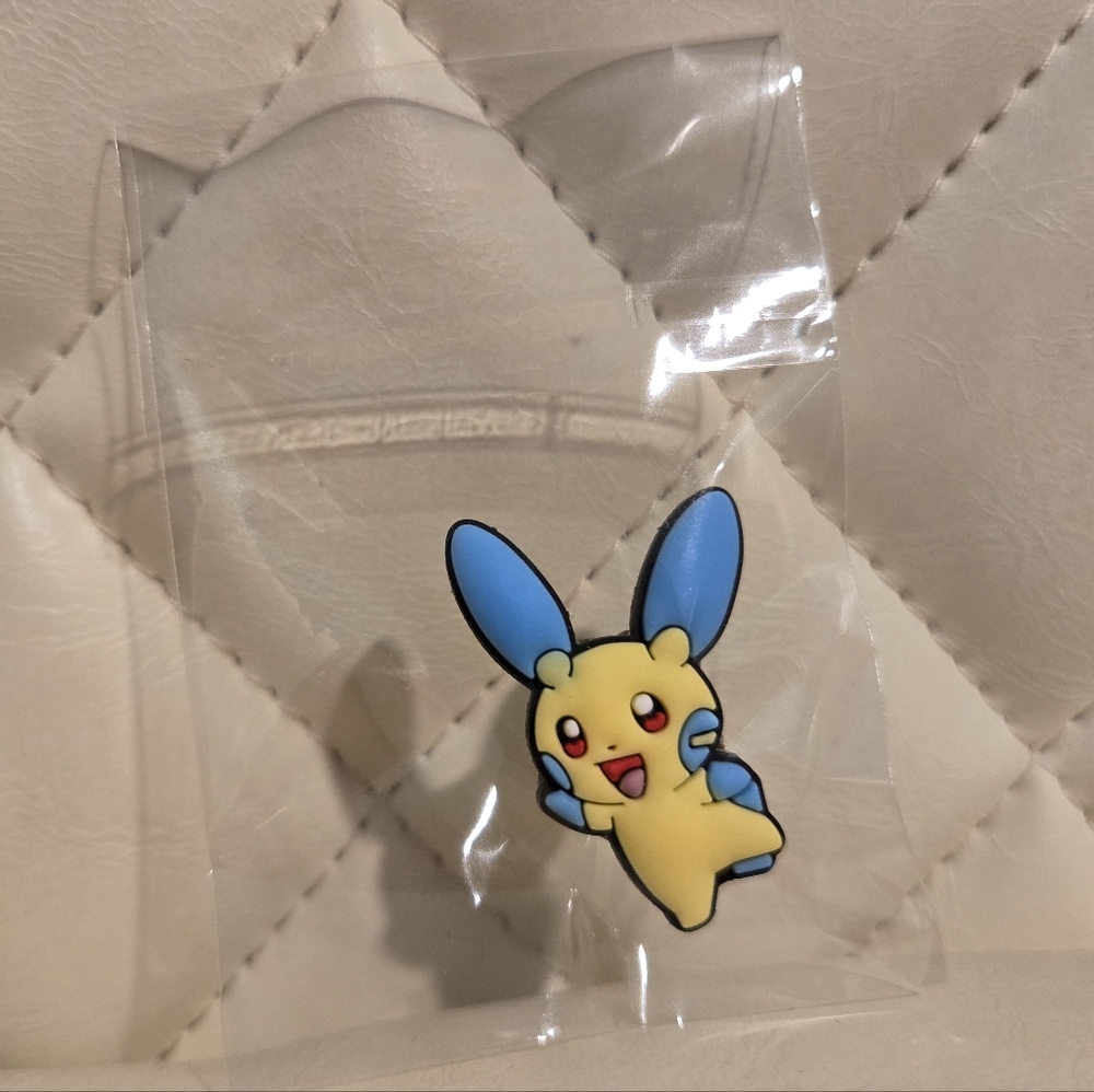 3/$10 Minun Pokémon Croc Charm